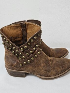 Coconuts by Matisse Rodeo Studded  Boots Brown Size 8.5M